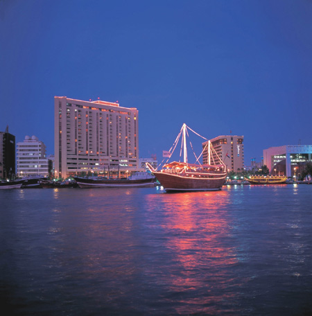 Radisson Blu Hotel, Dubai Deira Creek