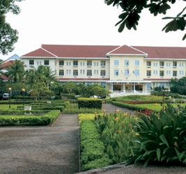 Raffles Grand Hotel d'Angkor Raffles Grand Hotel d'Angkor
