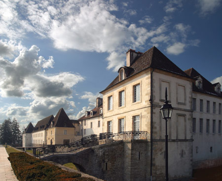 Chateau De Gilly
