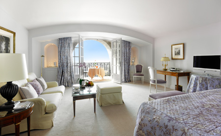 Le Chateau Du Domaine St Martin