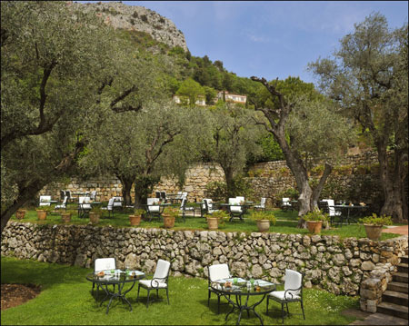 Le Chateau Du Domaine St Martin
