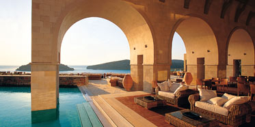 Arsenali Lounge and Pool