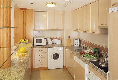 Golf Suite Kitchen