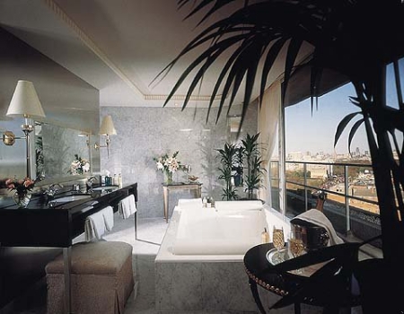 The Lowndes Penthouse Suite Bathroom