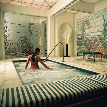 SPA Roman Pool