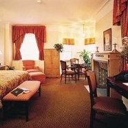 Entree Gold Bedroom