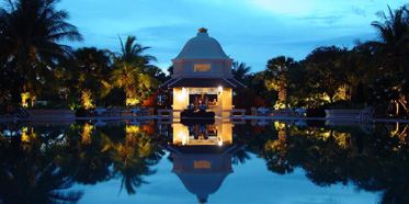 Raffles Grand Hotel D