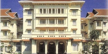 Raffles Hotel Le Royal Facade