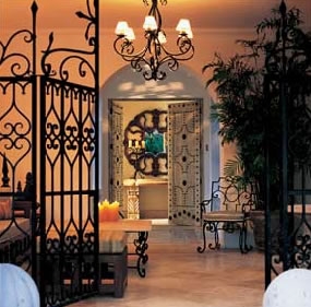 Accomodations Entrance