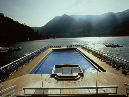 Villa D'Este pool in the lake Architecture pool in the lake