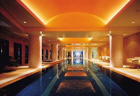 Park Club 25 Meter Heated Pool