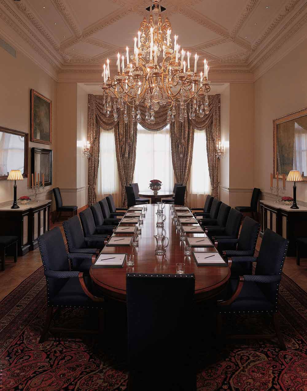 Rosebury Meeting Room at Mandarin Oriental Hyde Park Rosebury Meeting Room at Mandarin Oriental Hyde Park