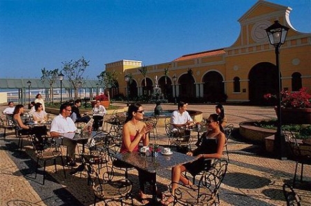 Dining - Sidewalk Cafe