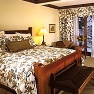 Superior Valley View guest room