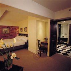 Le Place d'Armes Hotel and Suites