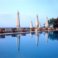 Londa Beach Hotel Pool