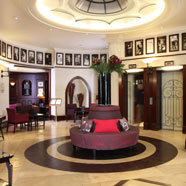 http://www.fivestaralliance.com/files/fsa/nodes/2009/11458/11458_1_hotelpontroyal_fsa-l.jpg
