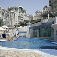 Al Murooj Rotana Hotel and Suites
