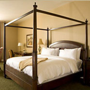 Delafield Hotel