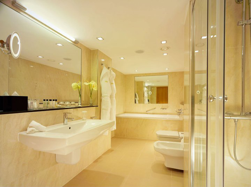 Royal Garden Hotel
