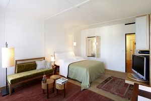 Louis Hotel