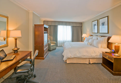 Wyndham Riverfront Hotel