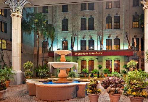 Wyndham Riverfront Hotel