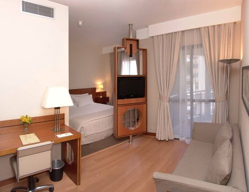 Estanplaza Funchal Faria Lima