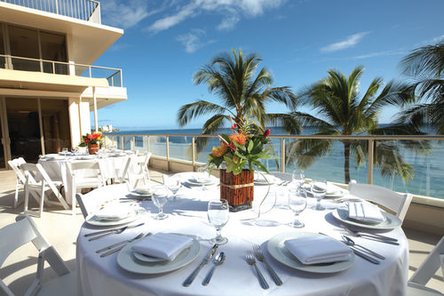 Outrigger Reef On the Beach