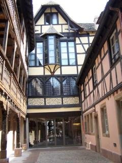 Cour Du Corbeau
