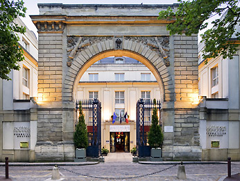 Pullman Versailles Chateau 