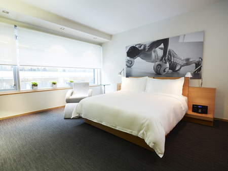 Hotel Le Germain Maple Leaf Square 