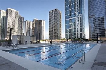 Radisson Blu Aqua Hotel Chicago