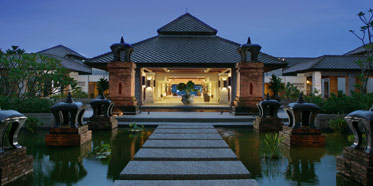 Le Meridien Khao Lak Beach and Spa Resort