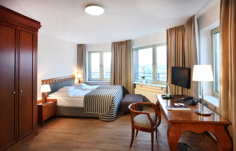 Business Class Double Guestroom at Lindner Main Plaza Frankfurt, Germany