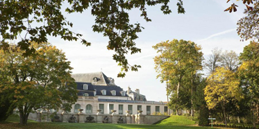 Exterior of The Auberge du Jeu De Paume Hotel