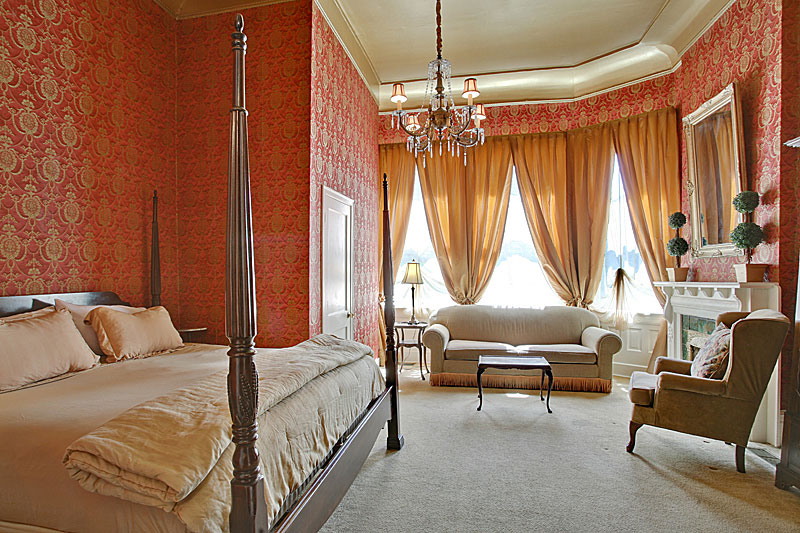 Royal King Premier Room at The Cornstalk Hotel, New Orleans