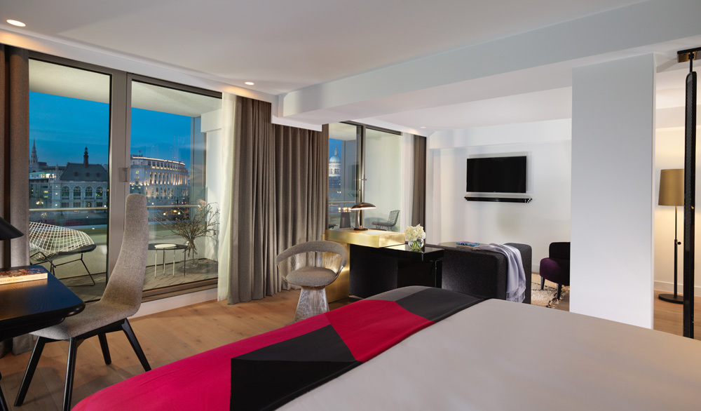 Guest suite at the Mondrian London