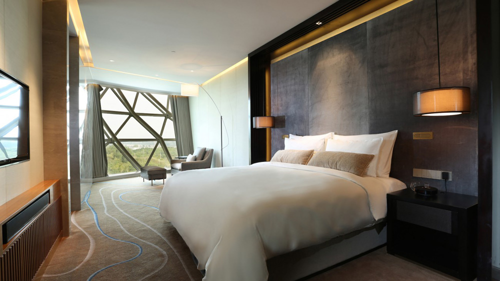 Deluxe Suite at Sunrise Kempinski Hotel Beijing