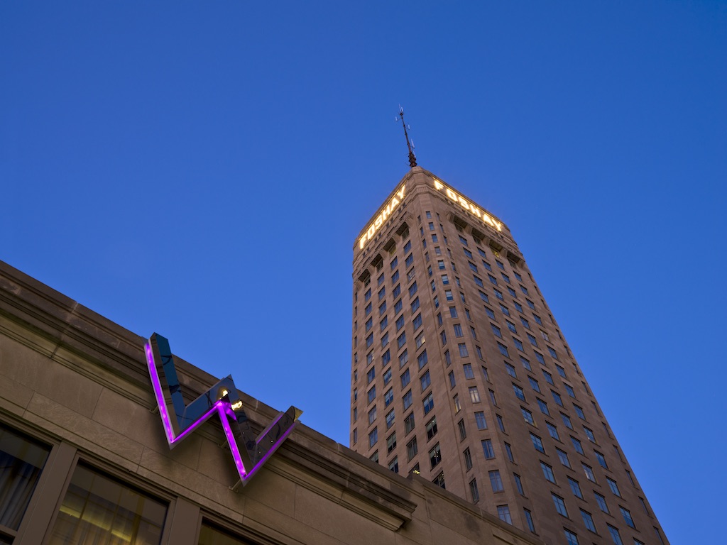 W Hotel Minneapolis The Foshay Exterior