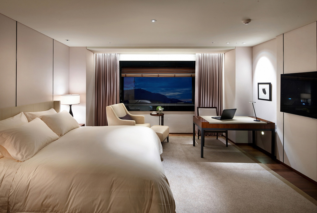 Deluxe Double Guest Room at The Shilla Seoul, Korea