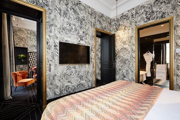 Suite Madame de Sevigne Bedroom at Pavillon de la Reine