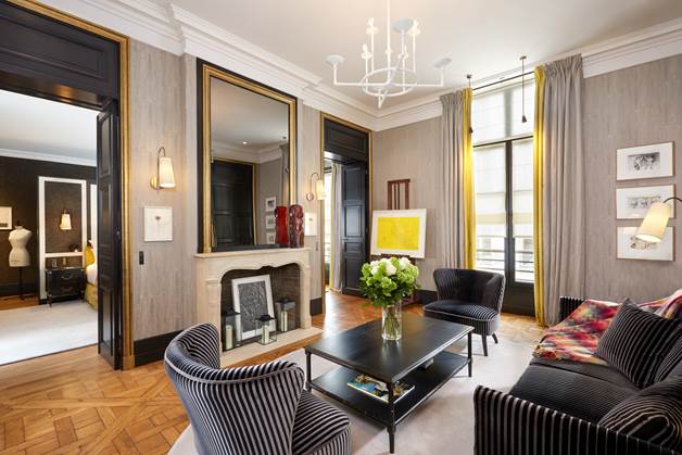Living Room of the Suite de la Reine