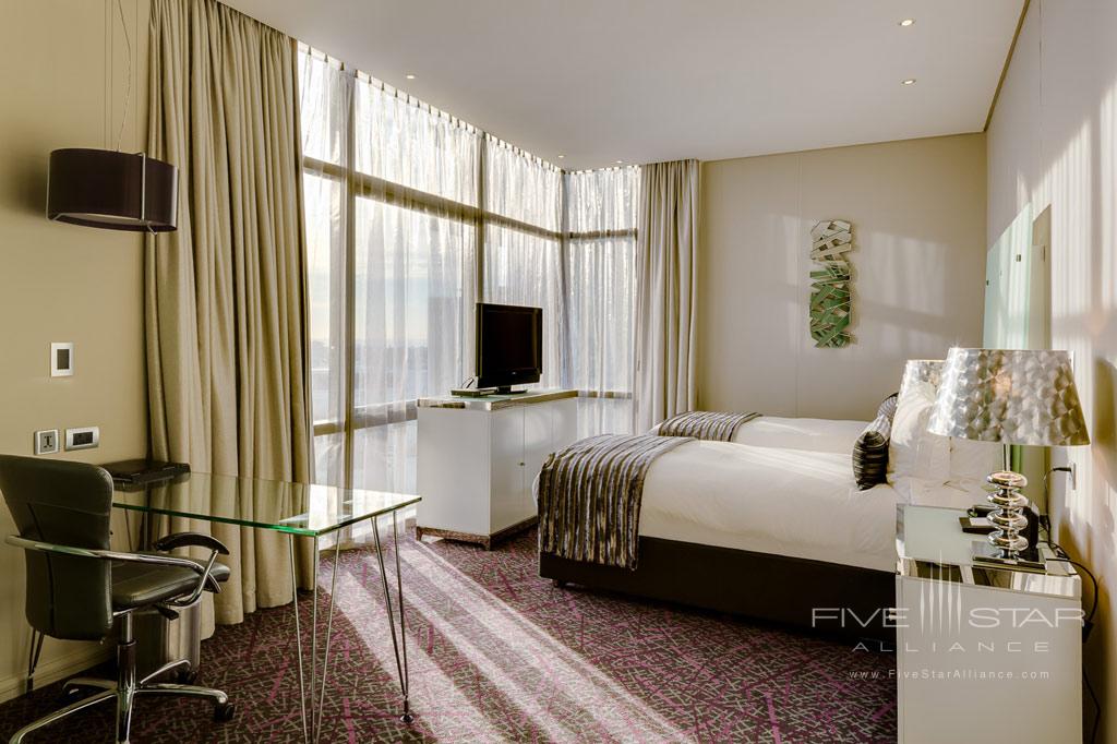 Executive Twin Guest Room at Marriott Crystal Towers, Cape Town, South Africa