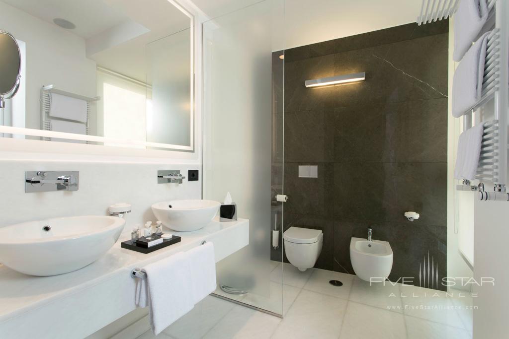 Guest Bath at Corso 281, Rome Italy