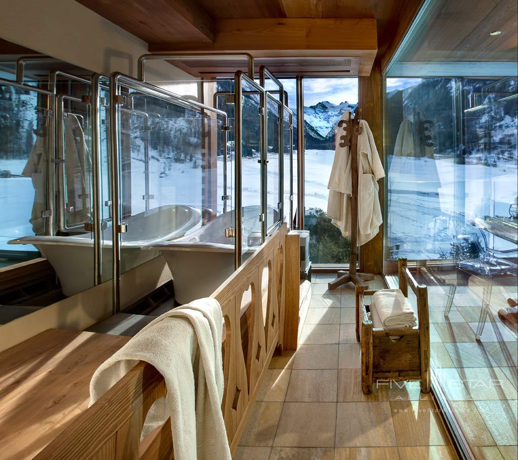 Suite Bath at Bellevue Hotel &amp; Spa Cogne, Italy