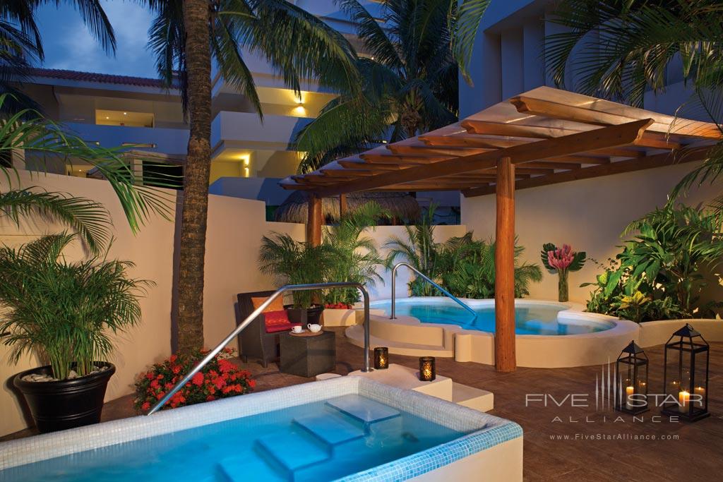 Outdoor Jacuzzi at Dreams Puerto Aventuras, Puerto Aventuras, Mexico