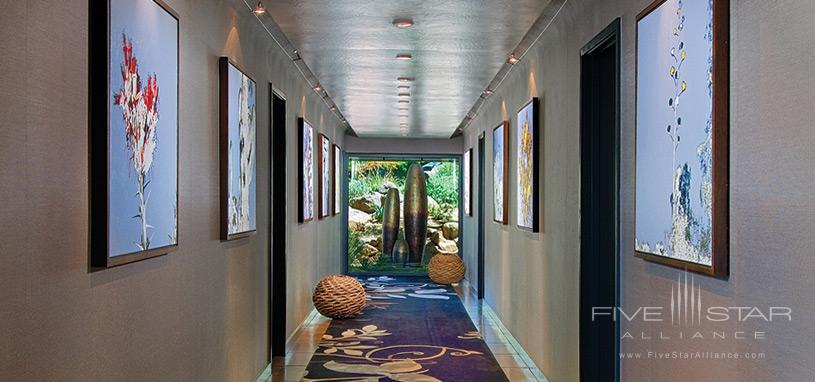 The Sanctuary on Camelback Mountain Private Homes - Hallway of Gallery