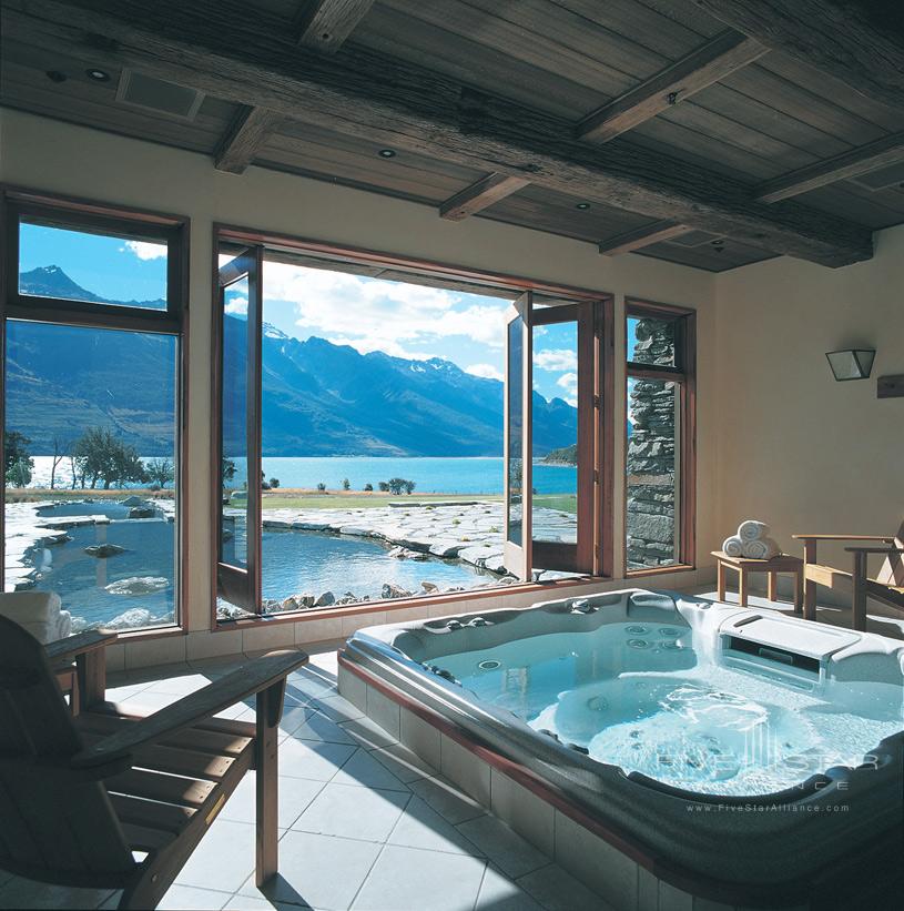 Jacuzzi View at Blanket Bay