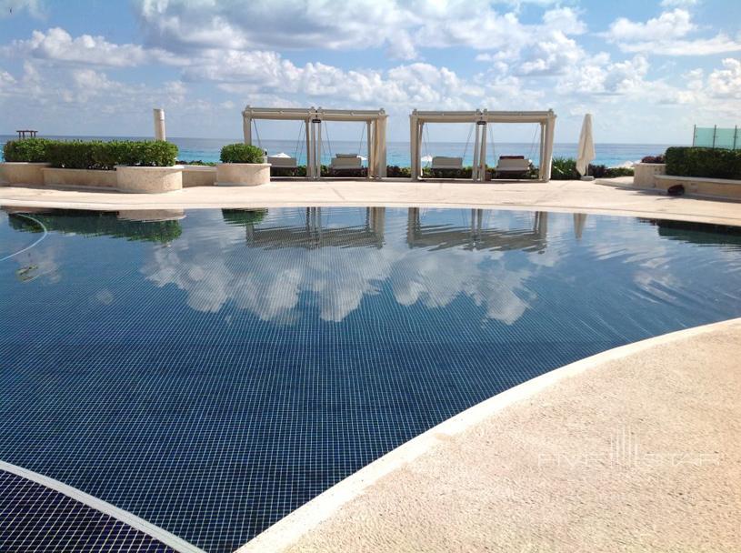 Sandos Cancun Luxury Experience Resort Beach